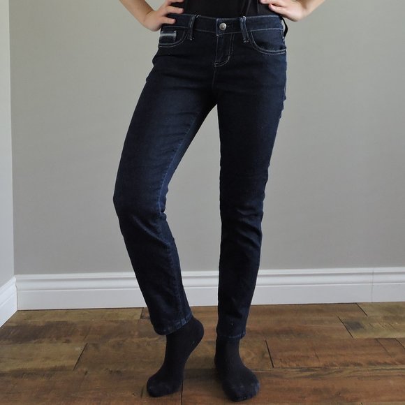 Guess Low-Rise Skinny Dark Wash Jeans with Rhinestone Heart on Back Pocket - Picture 6 of 12